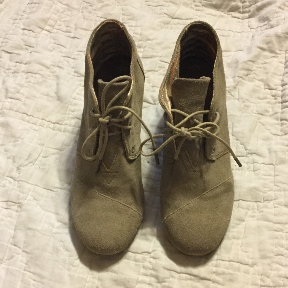 Toms desert wedge